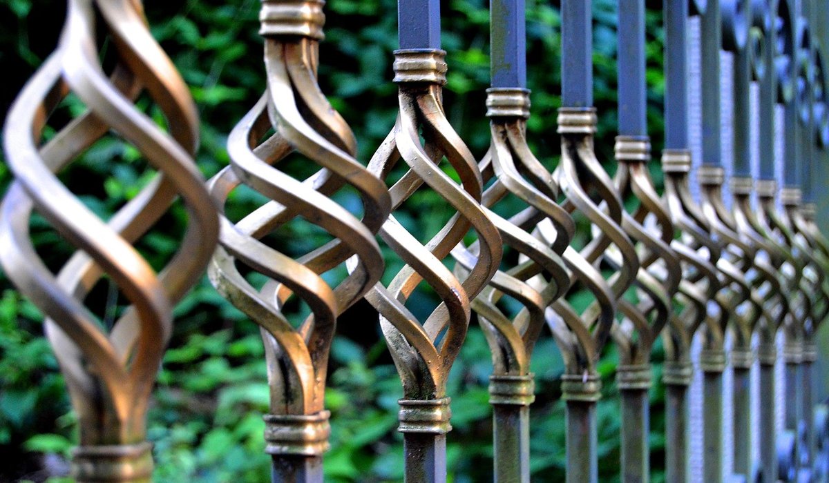 How to Weatherproof Wooden Gates for Winter