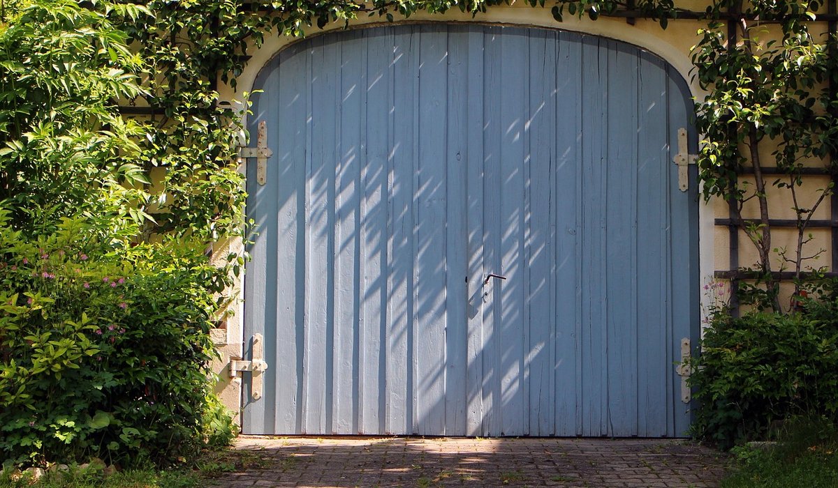 Understanding Boundary Rules for Gates and Fences